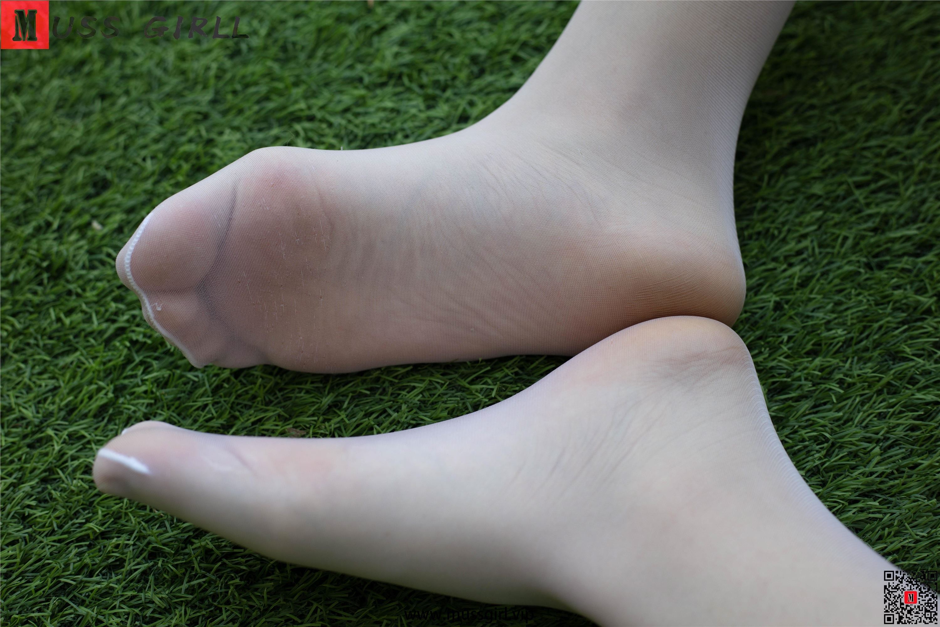 MussGirl慕丝女郎  NO.209 公园碎花裙过膝白丝